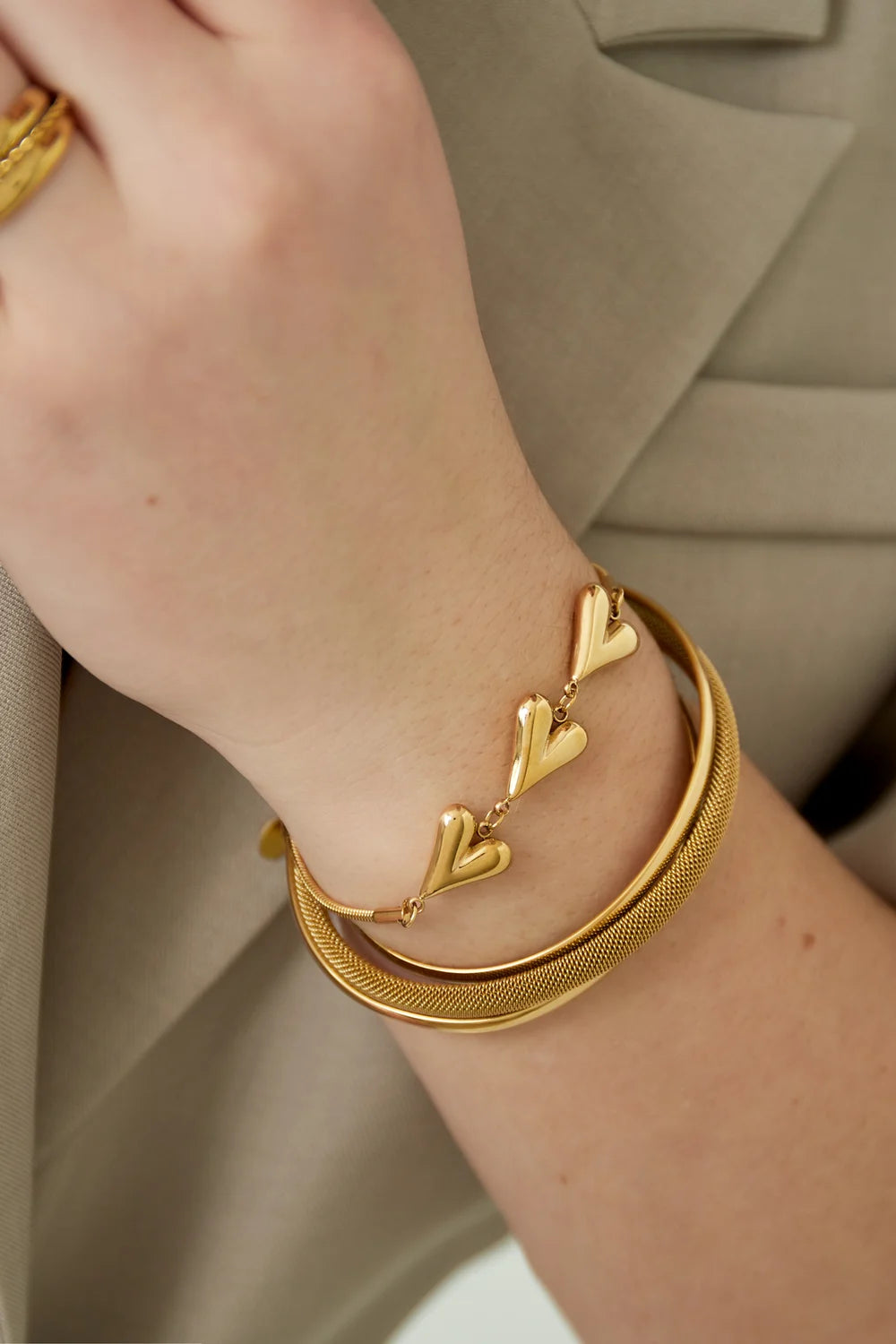 Hearts unfolded armband